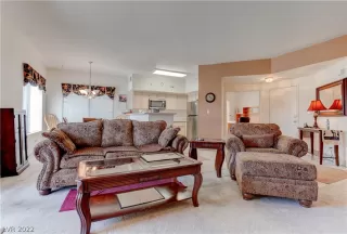 Photo #3: 2394819 Listing