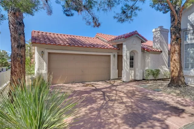 MLS: 2394826 Condo For Sale