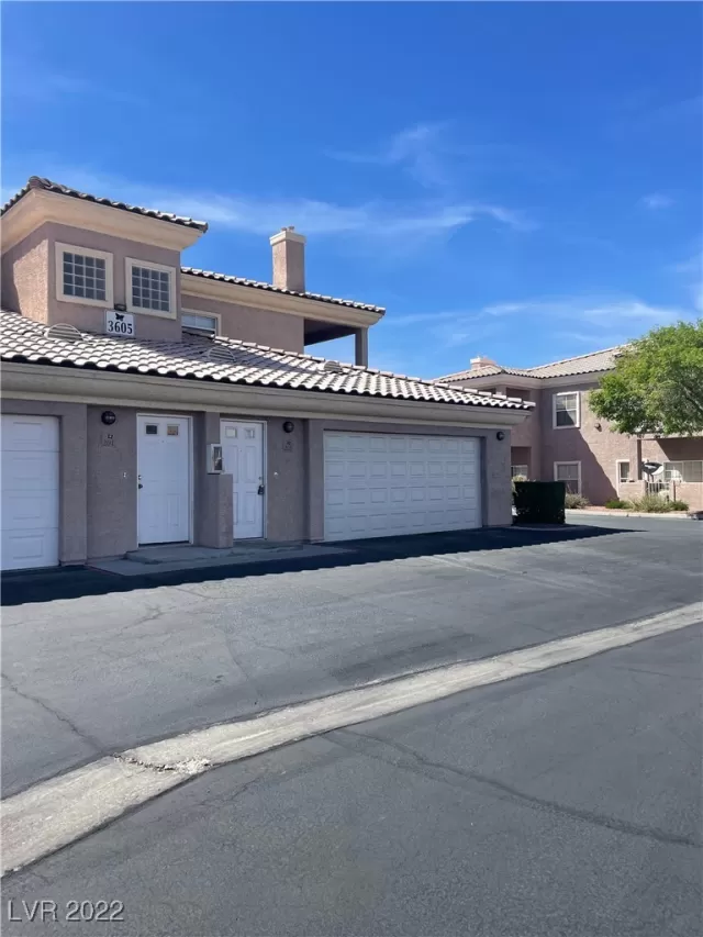 MLS: 2394874 Condo For Sale