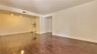 Photo #2: 2394878 Listing 
