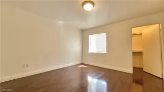 Photo #4: 2394878 Listing 