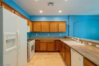 Photo #1: 2394892 Listing 