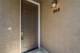 Photo #4: 2394892 Listing 