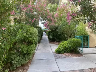 Photo #2: 2394920 Listing 