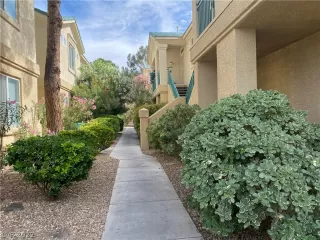 Photo #3: 2394920 Listing 