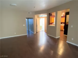 Photo #5: 2394920 Listing 