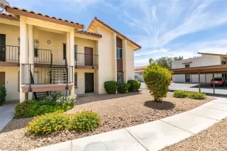 Photo #5: 2394929 Listing 