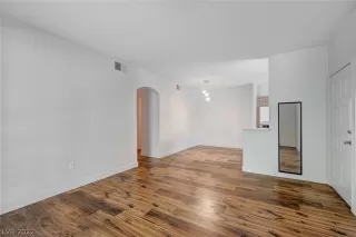 Photo #2: 2394957 Listing 