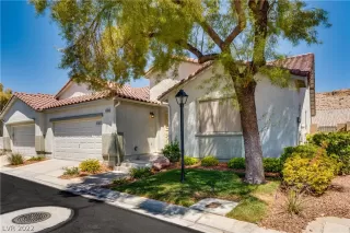 Photo #1: 2394963 Listing