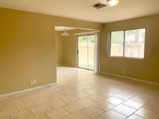 Photo #1: 2394982 Listing