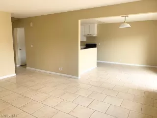 Photo #2: 2394982 Listing