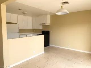 Photo #3: 2394982 Listing