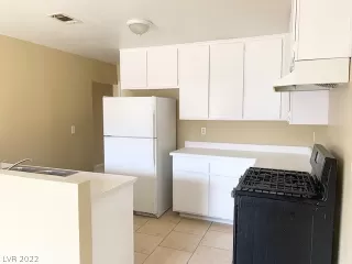 Photo #4: 2394982 Listing