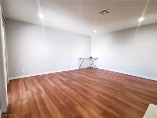 Photo #4: 2394999 Listing 