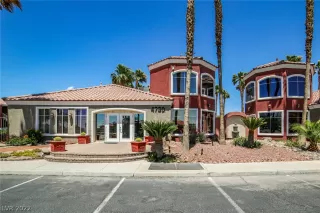 Photo #2: 2395003 Listing