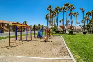 Photo #4: 2395003 Listing