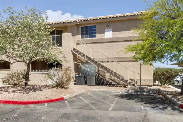 MLS: 2395005 Condo For Sale