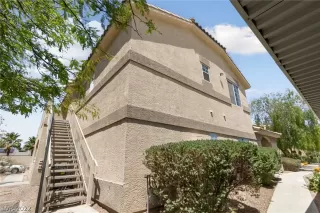 Photo #1: 2395005 Listing