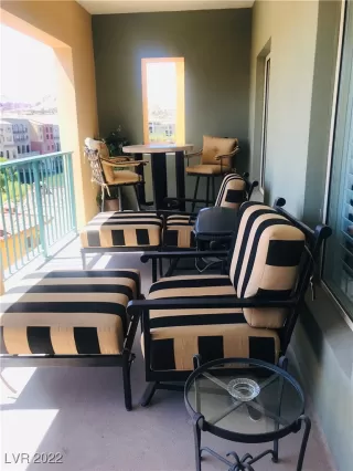 Photo #1: 2395008 Listing 