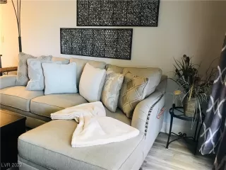 Photo #2: 2395008 Listing 