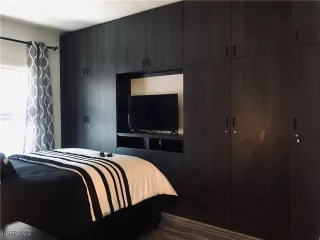 Photo #4: 2395008 Listing 