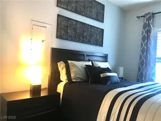 Photo #5: 2395008 Listing 