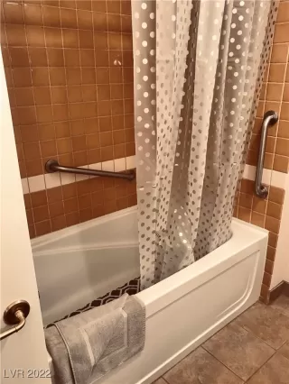 Photo #6: 2395008 Listing 