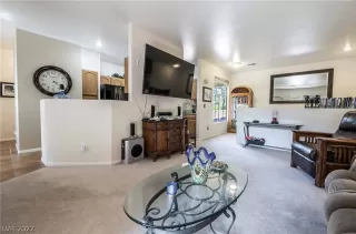 Photo #5: 2395014 Listing