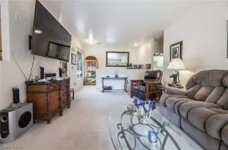 Photo #6: 2395014 Listing