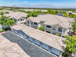 Photo #2: 2395034 Listing