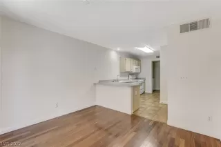 Photo #6: 2395039 Listing 