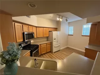 Photo #2: 2395044 Listing 