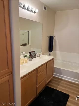 Photo #6: 2395044 Listing 