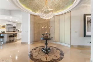 Photo #1: 2395090 Listing