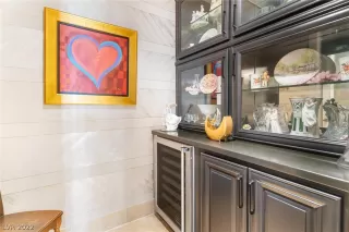 Photo #2: 2395090 Listing