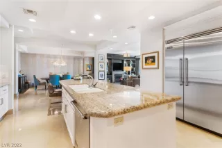 Photo #5: 2395090 Listing