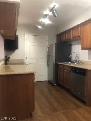 Photo #2: 2395093 Listing