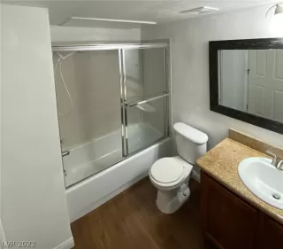 Photo #5: 2395093 Listing