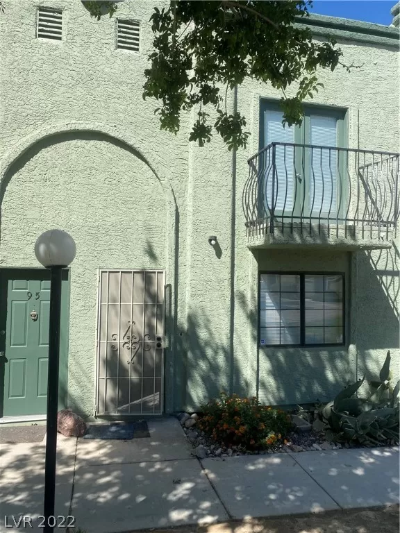 MLS: 2395102 Condo For Sale