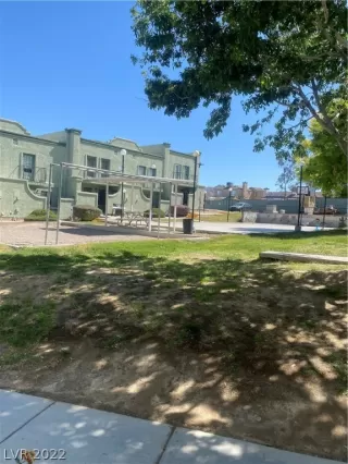 Photo #1: 2395102 Listing 