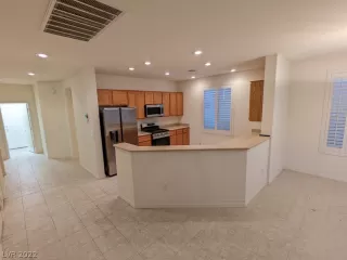 Photo #4: 2395110 Listing 