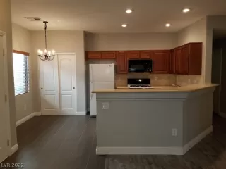 Photo #3: 2395137 Listing 