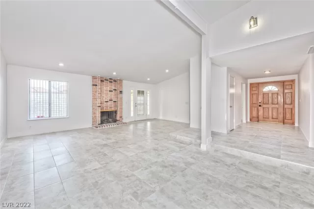 MLS: 2395139 Condo For Sale