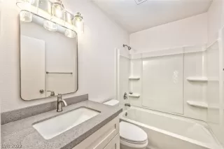 Photo #6: 2395139 Listing