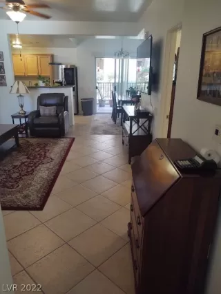 Photo #5: 2395155 Listing 