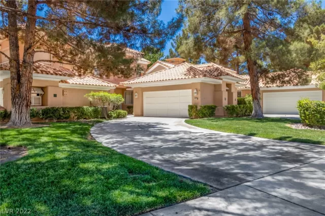 MLS: 2395175 Condo For Sale