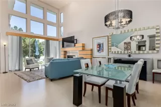 Photo #4: 2395175 Listing 