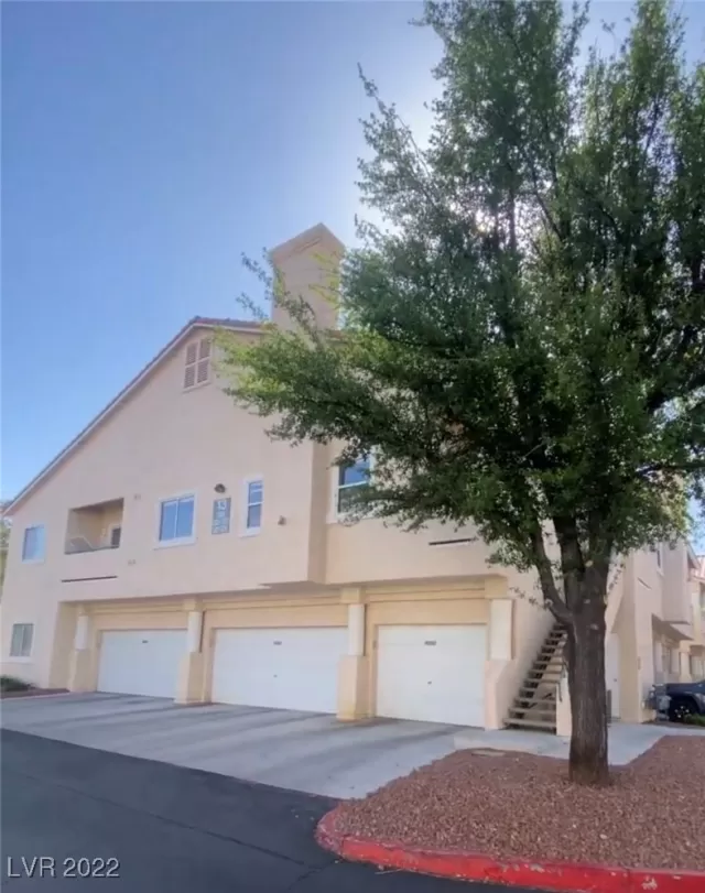 MLS: 2395191 Condo For Sale