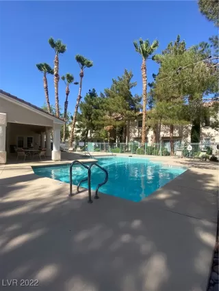 Photo #1: 2395191 Listing 