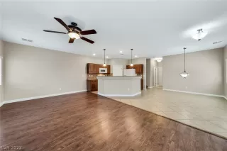 Photo #4: 2395195 Listing 